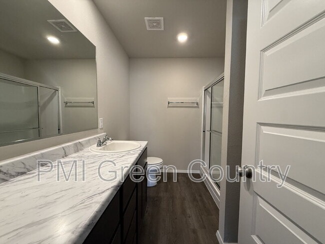 Building Photo - 29333 E 80th St S