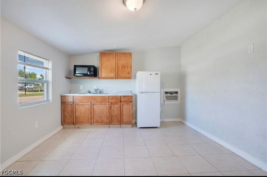 Building Photo - 1102 Kanza Ct