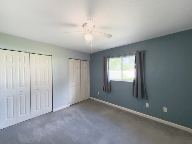 Building Photo - 3 Bed | 2 Bath | 1,200 Sq Ft Single-Family Home  RENT NOW WITH ZERO DEPOSIT on a 12-month lease!
