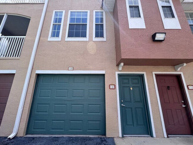 Building Photo - Perfect apartment waiting for you!