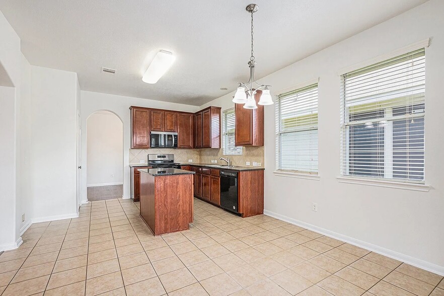 Breakfast Corner - 7327 Boerne Creek Dr