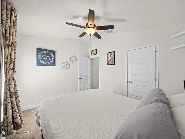 Building Photo - 695 Lantana St