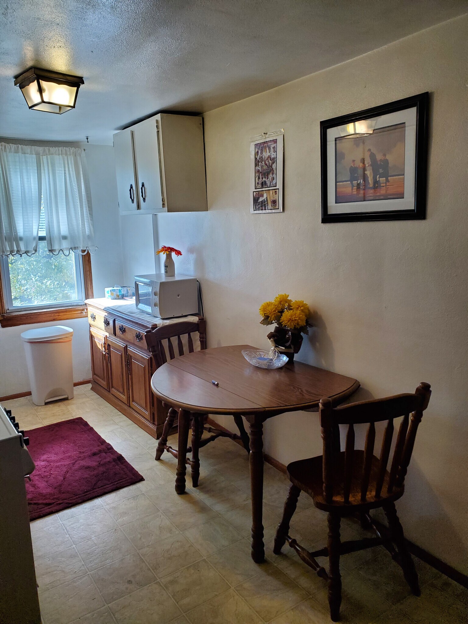 eat in kitchen - 6828 Scanlan Ave