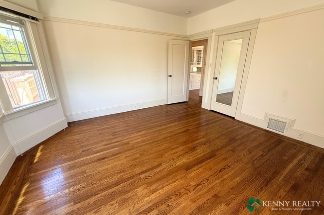 Building Photo - Spacious 3 Bedroom Home in Sign Hill Neighborhood in South San Francisco