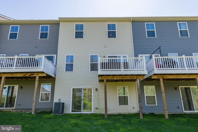 Building Photo - 157 Mulberry Dr