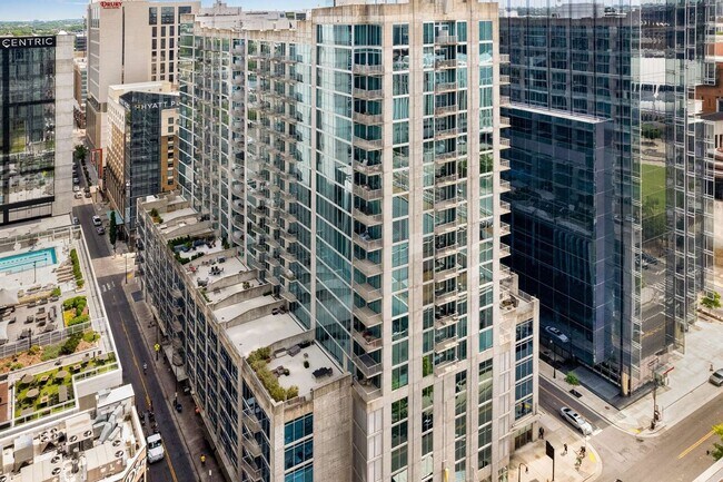 Building Photo - Fully Furnished SoBro Condo At Encore