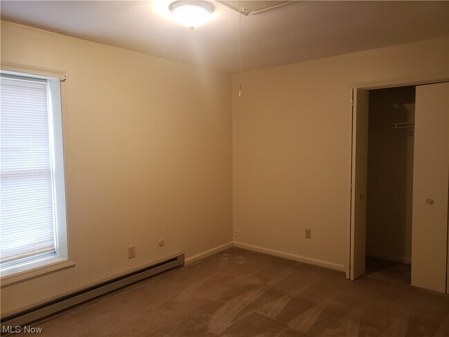 Building Photo - 13900 Kirtland St