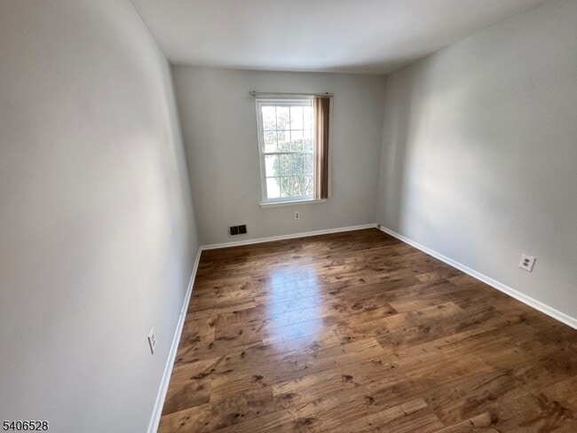 Building Photo - 15 Hanover Square