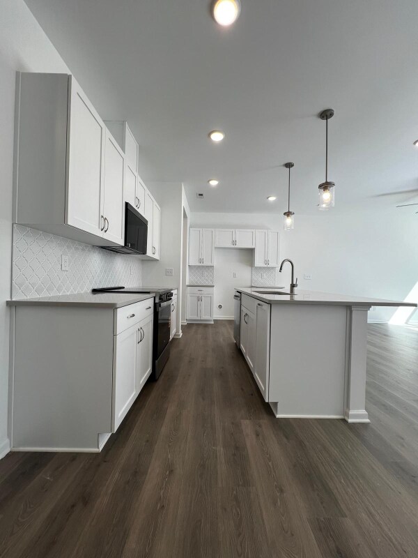 Building Photo - 176 Kobus Ct