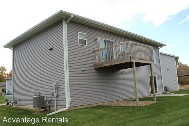 Building Photo - 4 br, 3 bath House - 1029 Manitou Trail