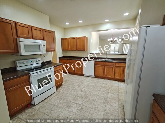 Building Photo - 21184 E Frontier Rd