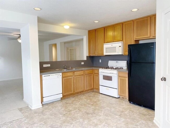 Building Photo - 20707 Fair Castle Dr