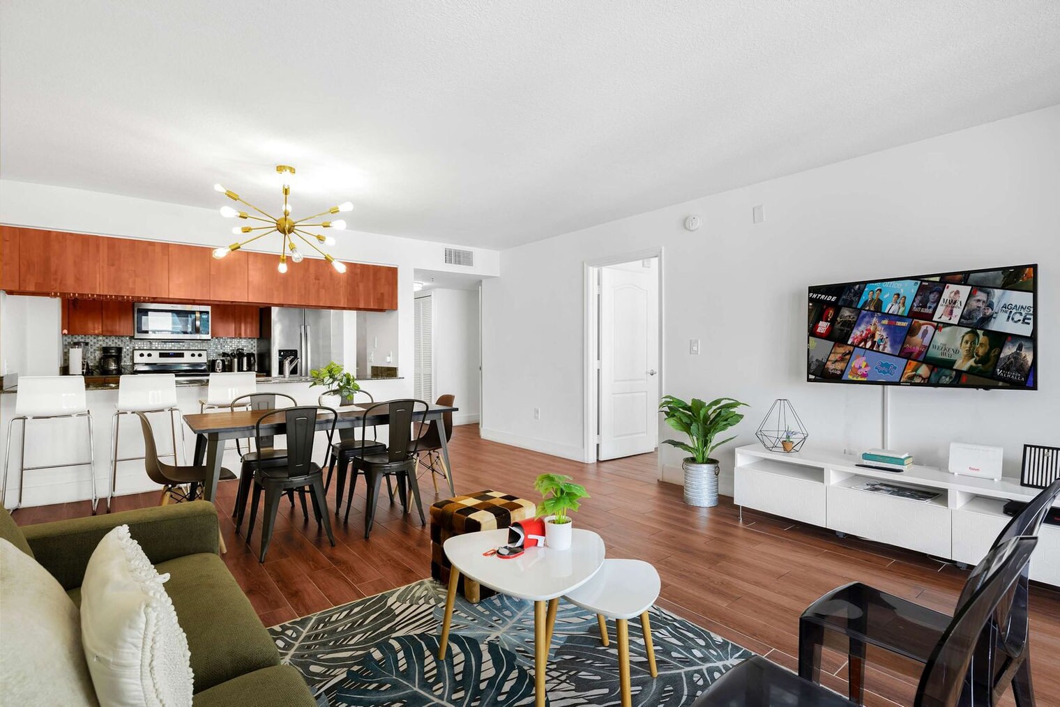 Building Photo - 1200 Brickell Bay Dr