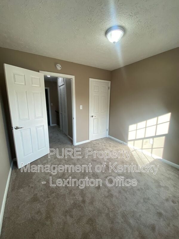 Building Photo - 3493 Sutherland Dr