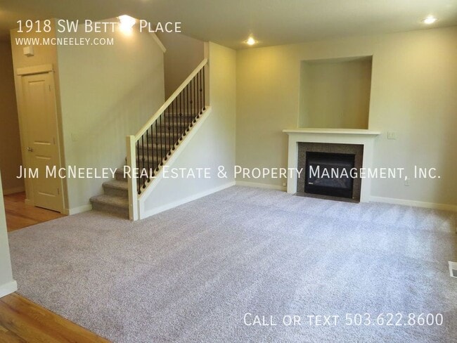 Building Photo - 1918 SW Betty's Pl