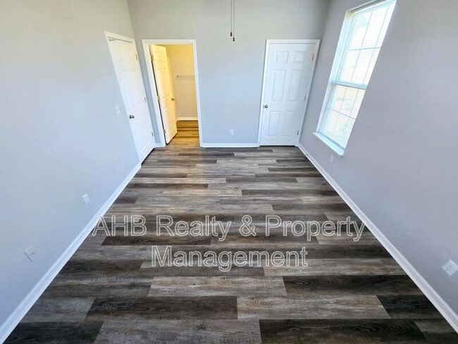 Building Photo - 3009 Winston Dr