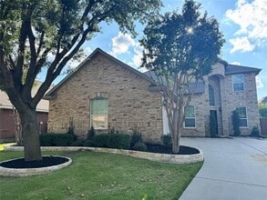 Building Photo - 8339 Davis Dr