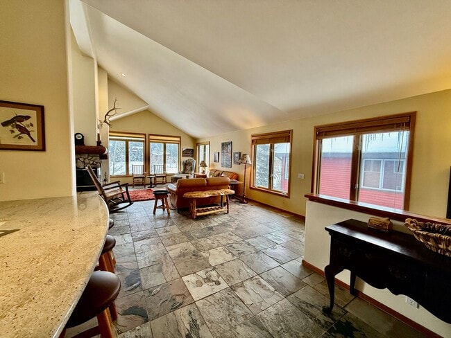 Building Photo - Snowcreek V – Stunning 4 Bed, 3 Bath Corner Unit