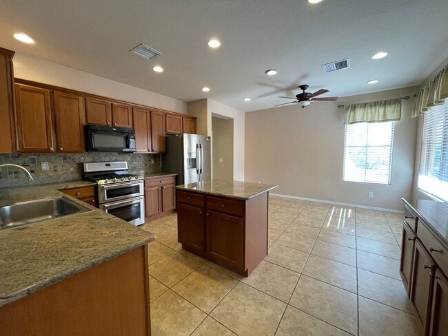 Building Photo - 1728 Colton Dr