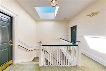 Building Photo - 75 Burbank St