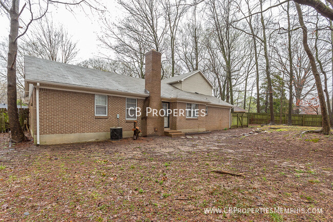 Building Photo - Recently renovated home in the Raleigh-Bar...