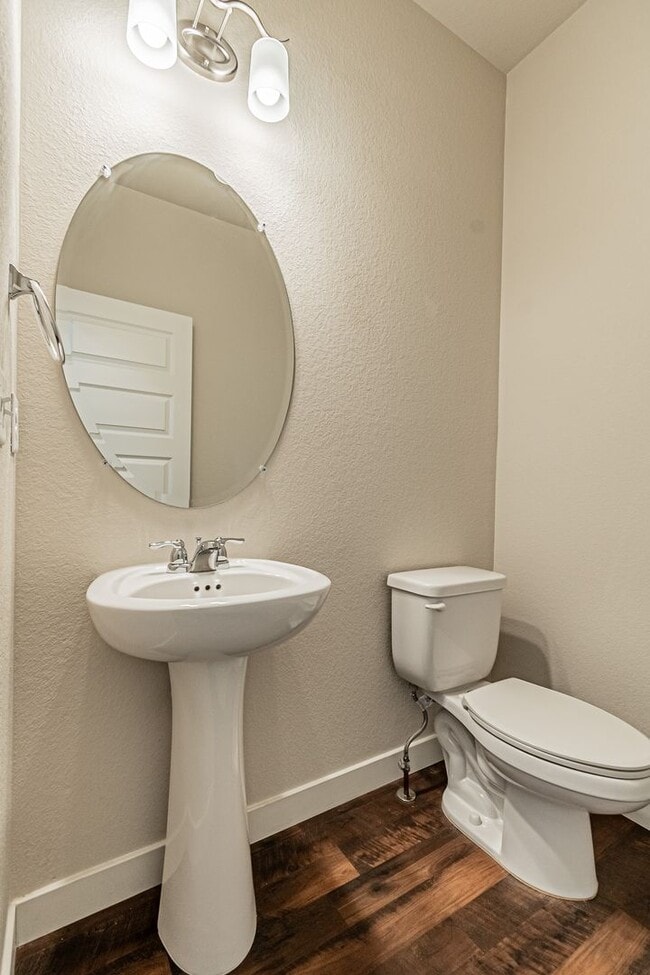 Building Photo - Modern 2BD, 2.5BA Broomfield Townhome with...