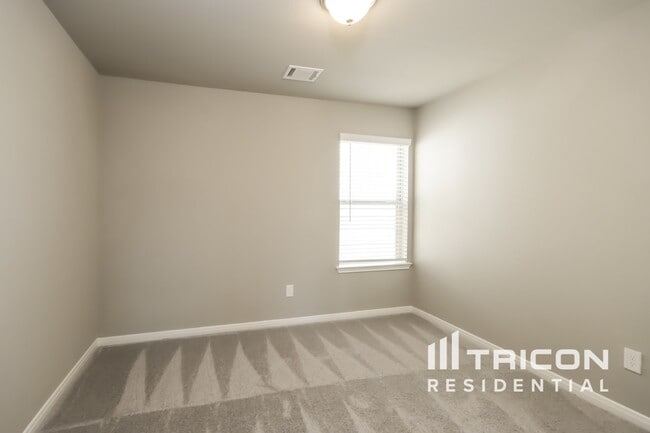 Building Photo - 9930 Tammy Ln