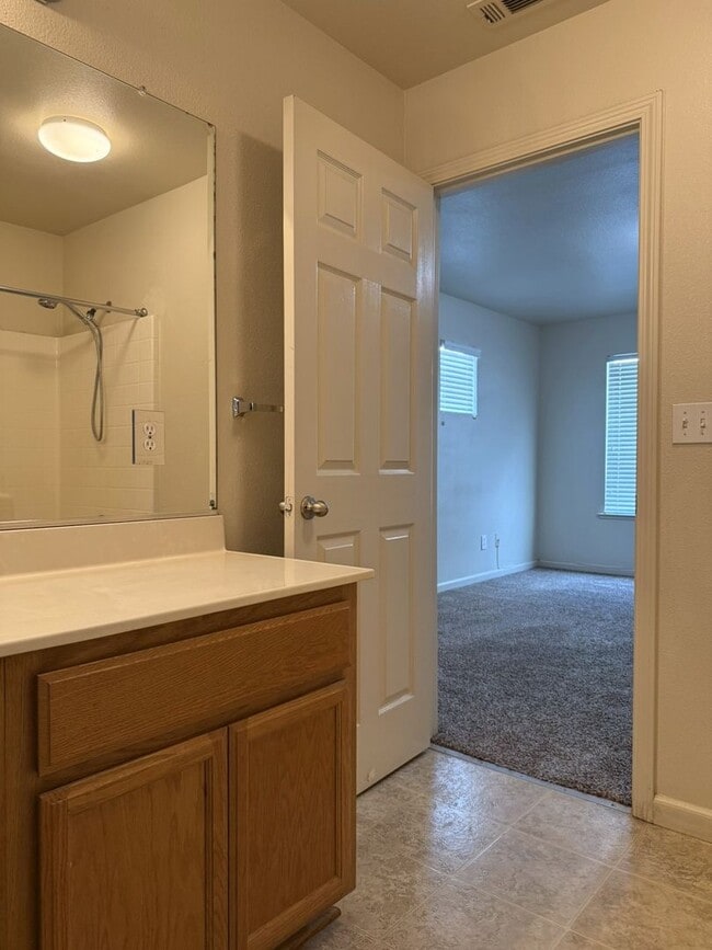 Building Photo - Beautiful Two-Story Home in Desirable Bellevue Ranch!