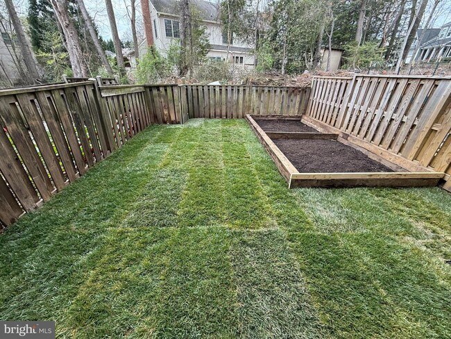 Building Photo - 4924 McFarland Dr