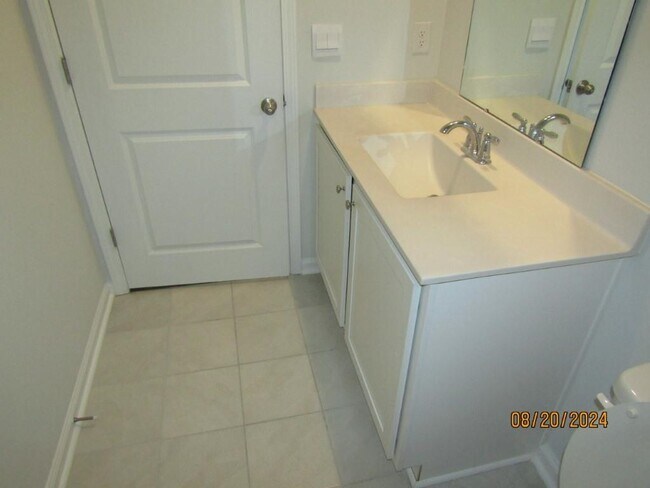 Building Photo - 2155 Ainsley Dr