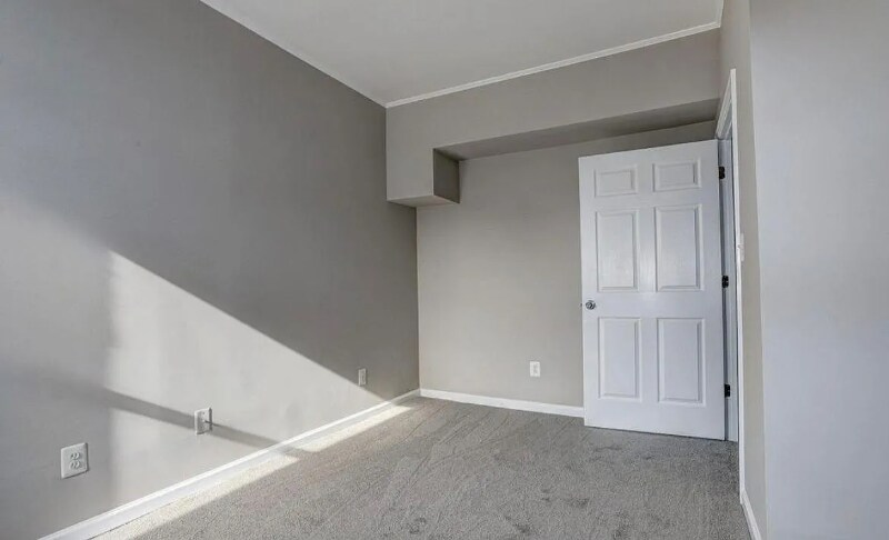 Building Photo - 43 E Cross St