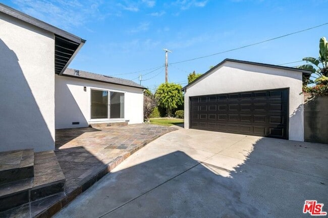 Building Photo - 12530 Stanwood Pl
