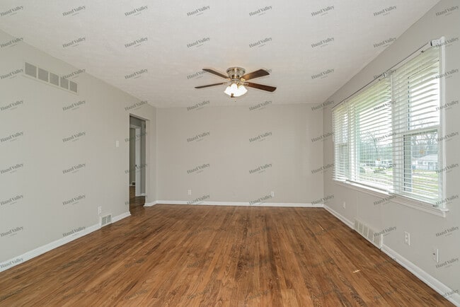 Building Photo - 3132 Duquette Dr