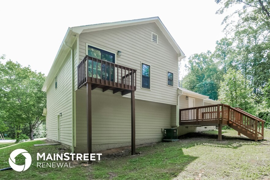 Building Photo - 4000 Evelyn Dr