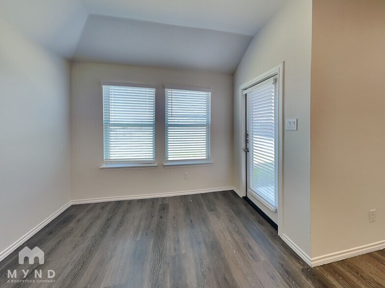 Building Photo - 3008 Aberdeen Dr