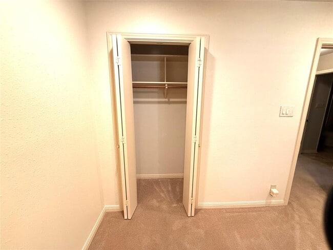 Building Photo - 6503 Robbie Creek Cove