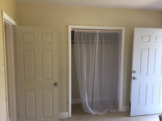 Building Photo - Large 3-2 with a carport