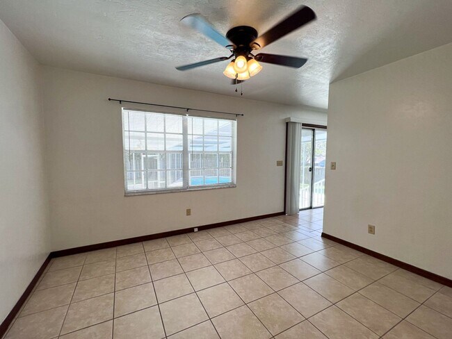 Building Photo - 3BR/2BA Pet Friendly Pool Home in McIntosh...