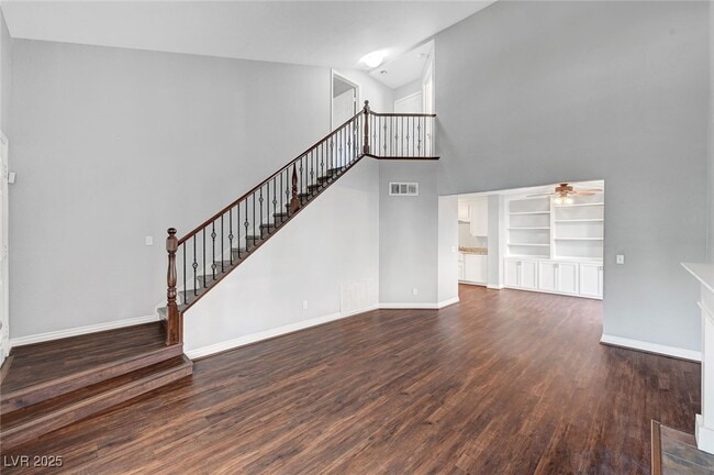 Building Photo - 7641 Allerton Ave