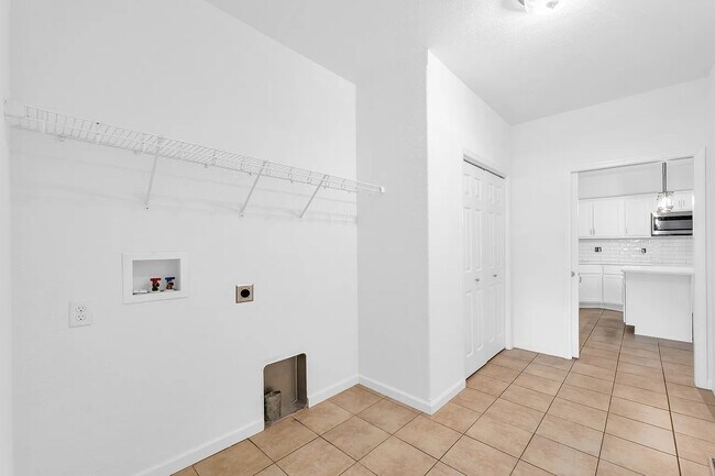 Building Photo - 104 Essex Ln