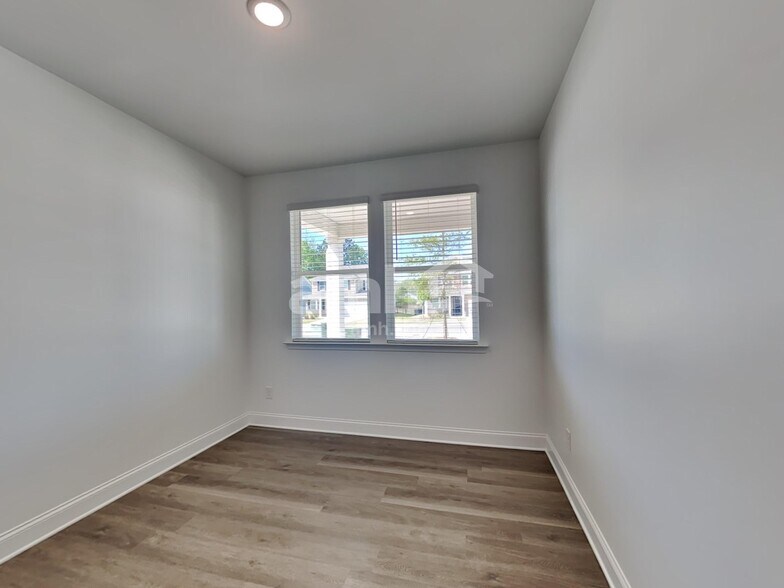 Building Photo - 1344 Soapstone Rd