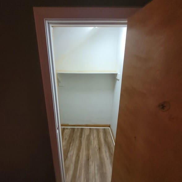 Closet under stairs - 9104 Atreus