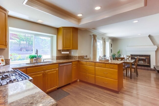 Building Photo - 10730 Carillon Ct