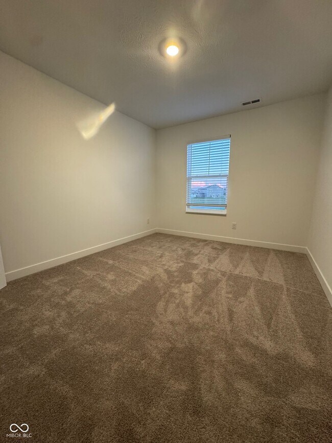 Building Photo - 15338 Farrington Rd