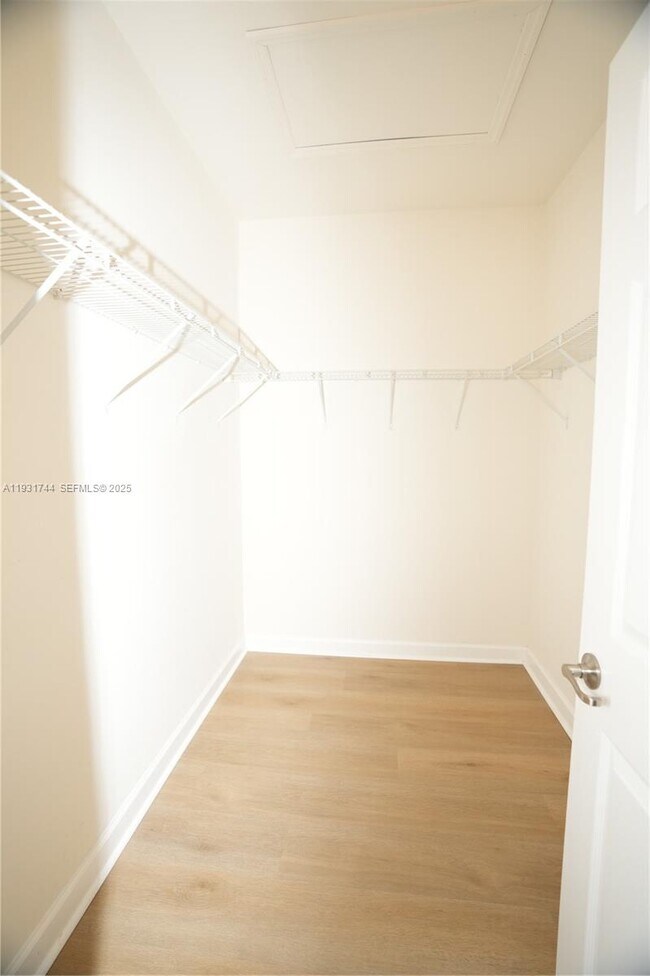 Building Photo - 10436 NW 61 Ln.