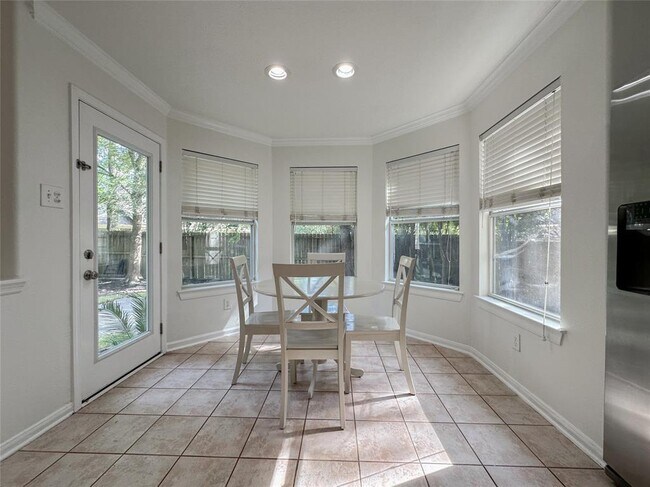 Building Photo - 311 N Rush Haven Cir