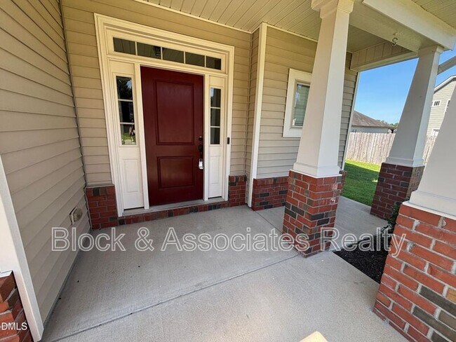 Building Photo - 438 Roanoke Dr
