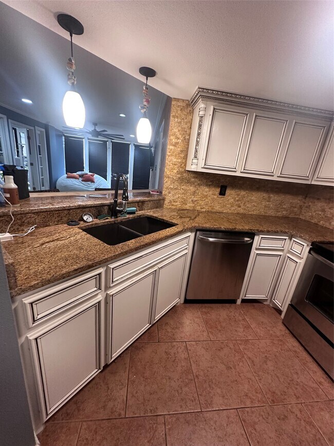 Building Photo - 15002 Windward Dr