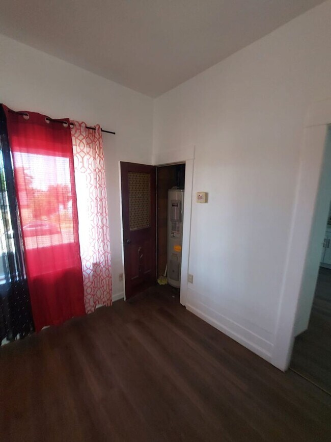 Building Photo - Charming Tacoma Home on a Peaceful Corner Lot!