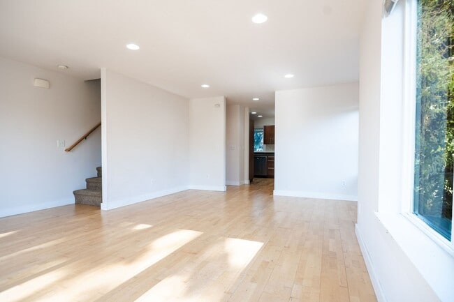 Building Photo - STILL AVAILABLE! Special: Only $500 Securi...